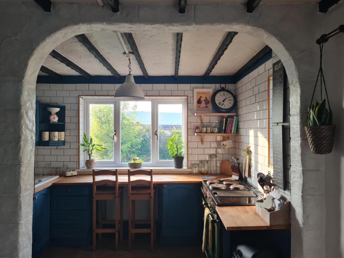 Old Road Cottage Pet Friendly Outdoors Beaches Нит Экстерьер фото